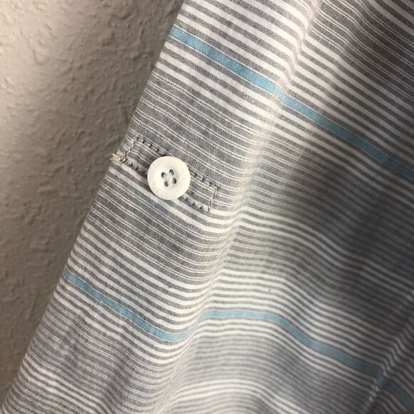 NWT Wear First Button Down Shirt Size Medium - Picture 5 of 6